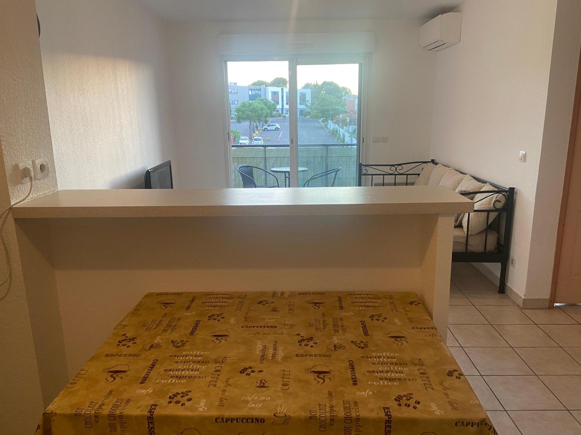 Apartamento Apparemment Lumineux Proche De La Mer Béziers Exterior foto
