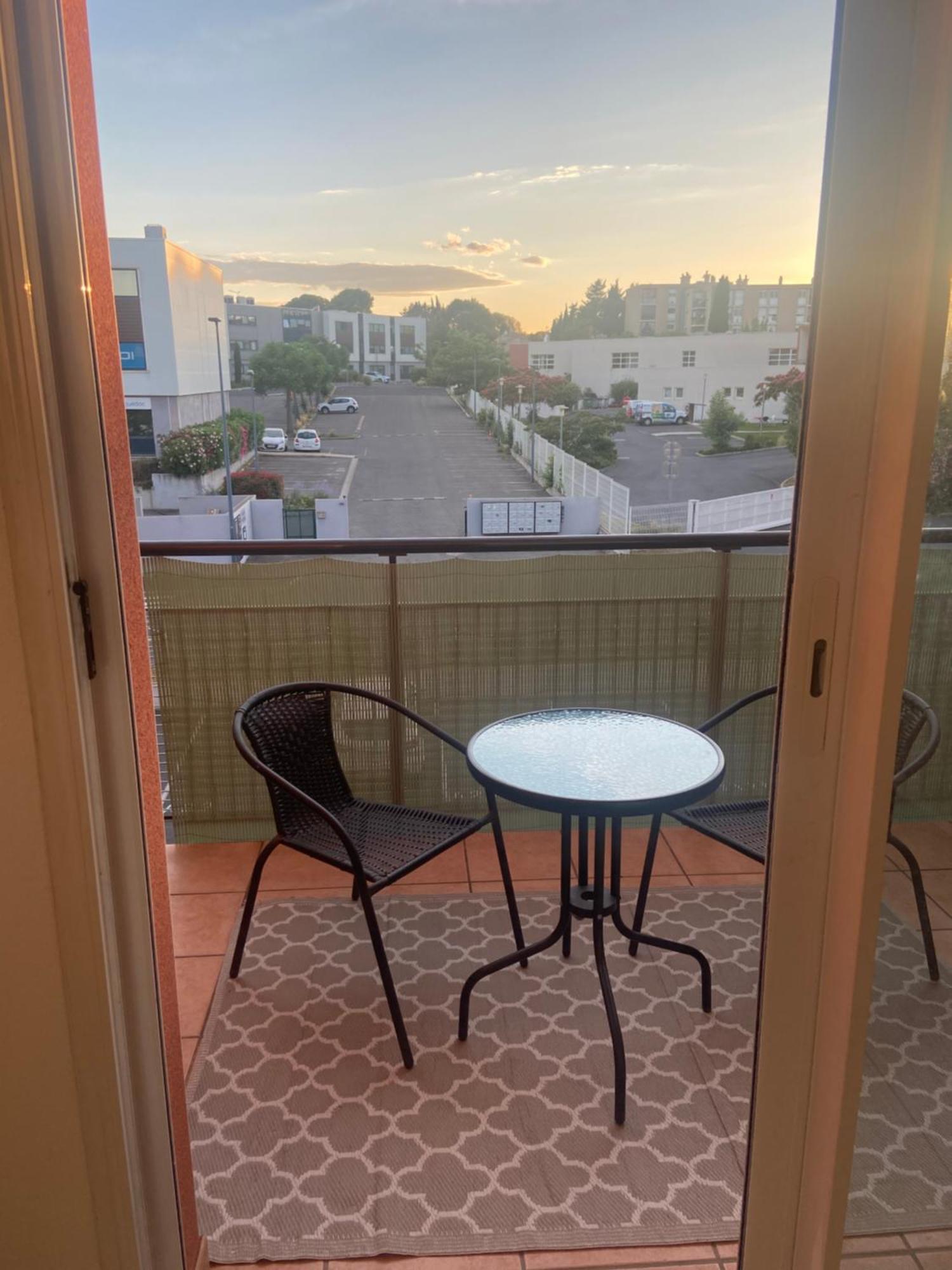 Apartamento Apparemment Lumineux Proche De La Mer Béziers Exterior foto