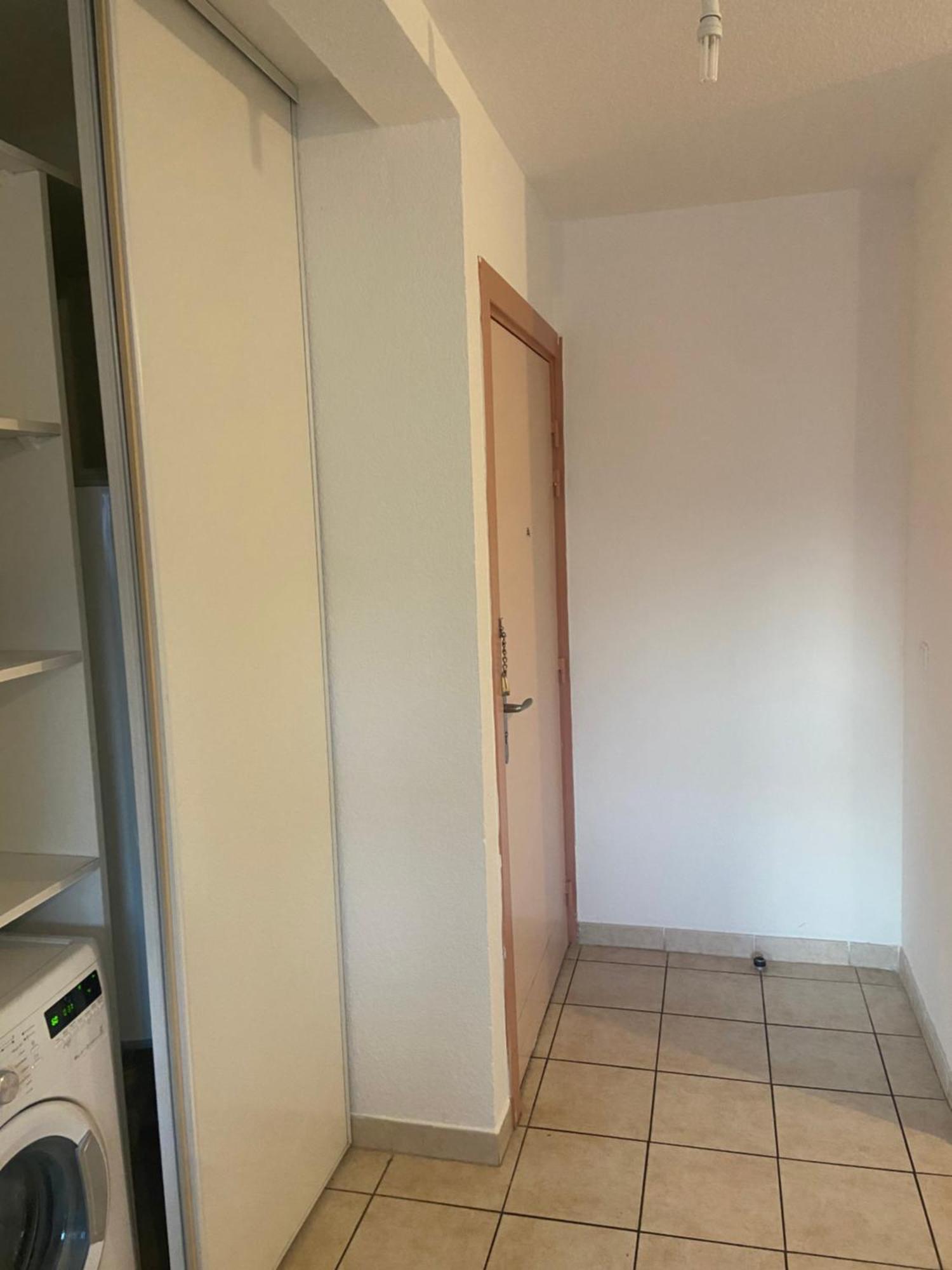 Apartamento Apparemment Lumineux Proche De La Mer Béziers Exterior foto